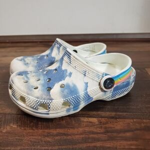 Crocs Classic Out of this World Kid’s Clog Clouds Rainbow Slip On Childs Size 11